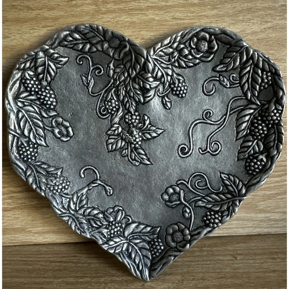 Carson Statesmetal Pewter Heart‎ Berry Vine Plate Cookie Tray 7.5